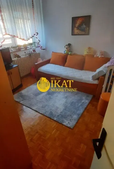 Prodaja, trosoban stan, 80m², Titel, Novi Sad