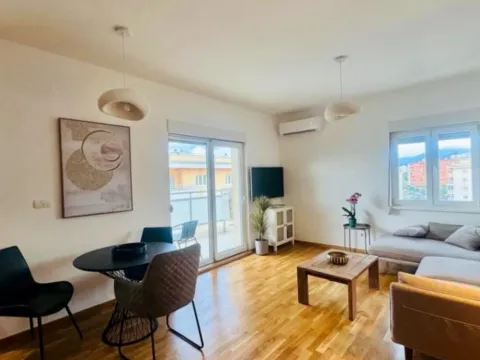 Izdavanje, jednosoban stan, 52m², City Kvart, Podgorica - image 7