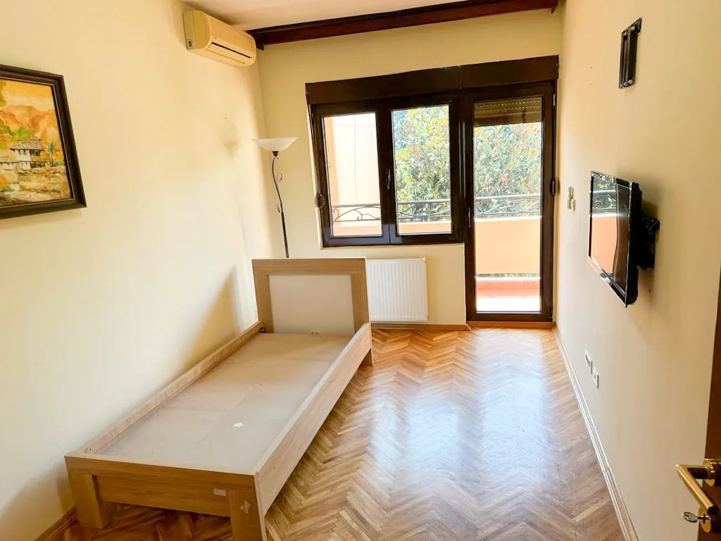 Prodaja, kuća, 211m², Gorica C, Podgorica