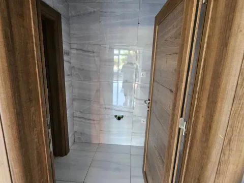 Izdavanje, poslovni prostor, 60m², Tuški Put, Podgorica - image 5