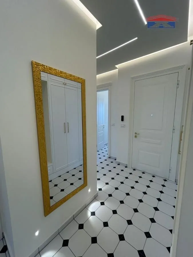Izdavanje, četvorosoban stan, 120m², Sremska Kamenica, Petrovaradin