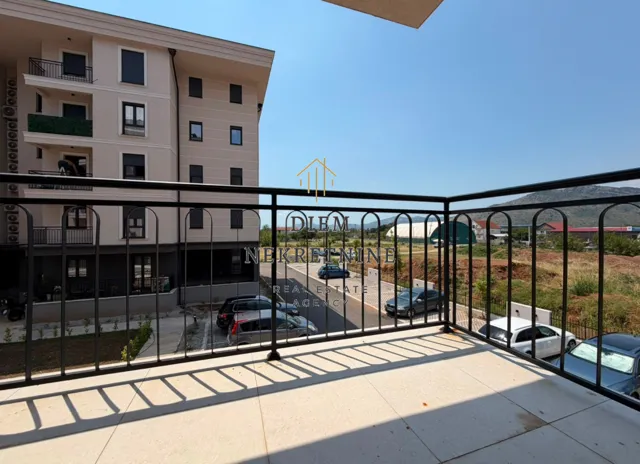 Prodaja, dvosoban stan, 64m², Tološi, Podgorica