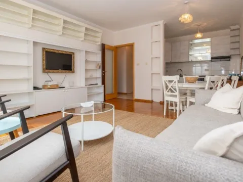 Izdavanje, dvosoban stan, 68m², Tuški Put, Podgorica - image 2