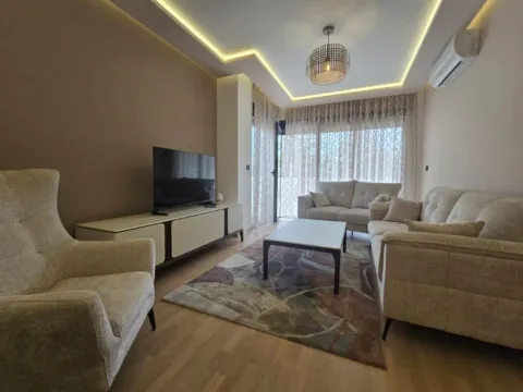 Izdavanje, dvosoban stan, 68m², Pobrežje, Podgorica - image 1