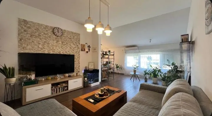 Prodaja, dvosoban stan, 72m², Stari Aerodrom, Podgorica