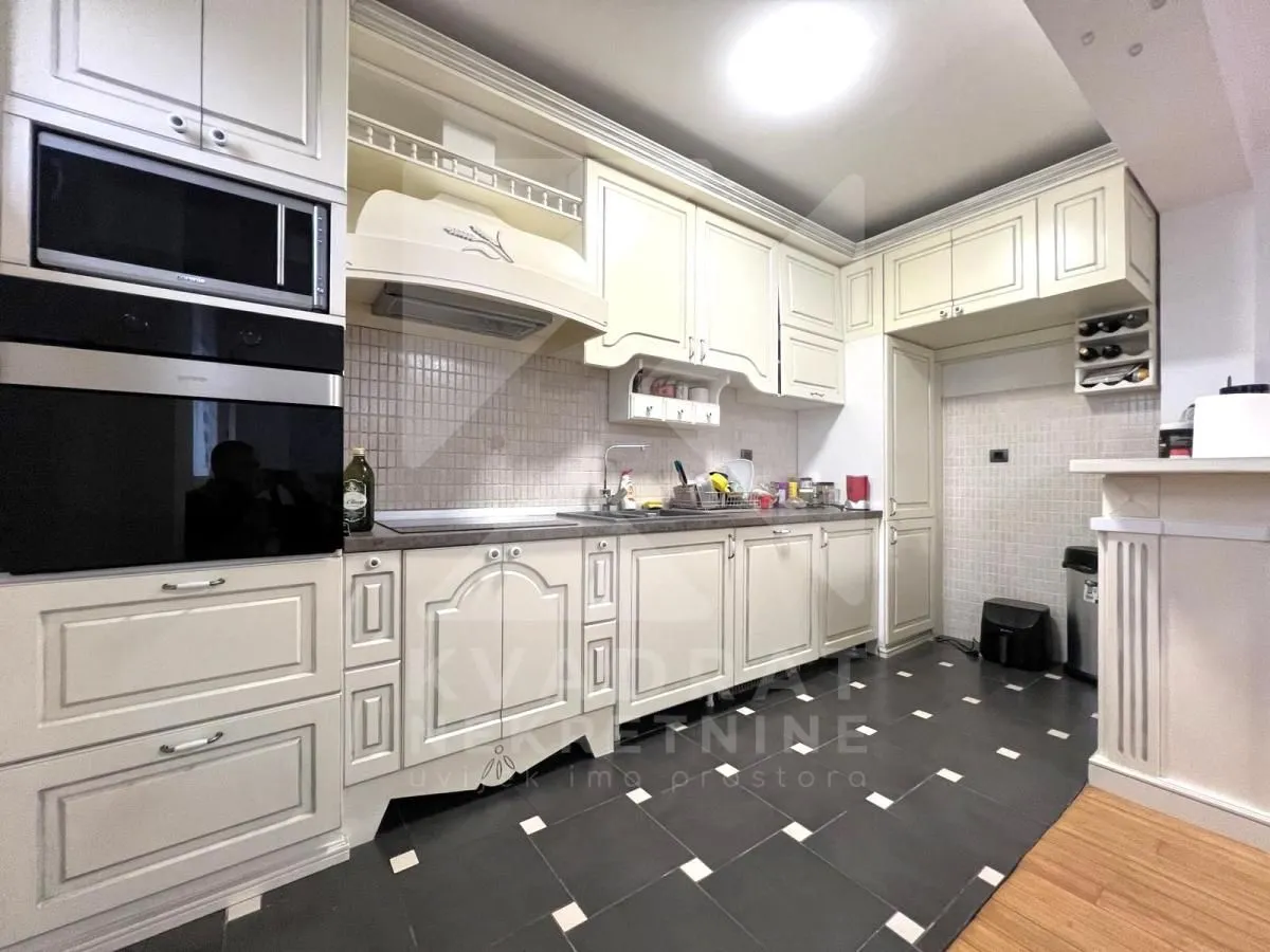 Izdavanje, kuća, 137m², Murtovina, Podgorica