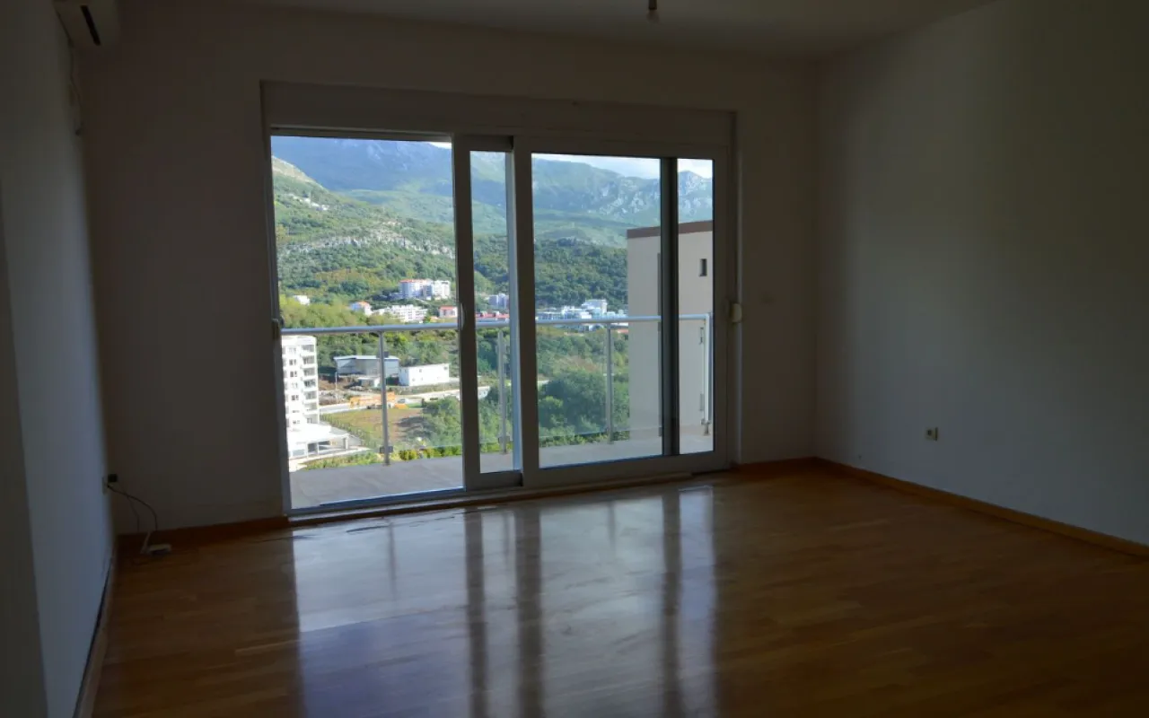 Sale, two bedroom apartment, 72m², Bečići, Budva
