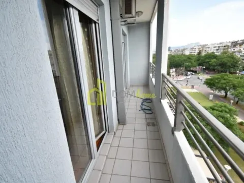 Izdavanje, trosoban stan, 117m², Preko Morače, Podgorica - image 13
