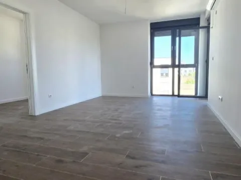 Izdavanje, dvosoban stan, 50m², Telep, Novi Sad Sve Podlokacije - image 2