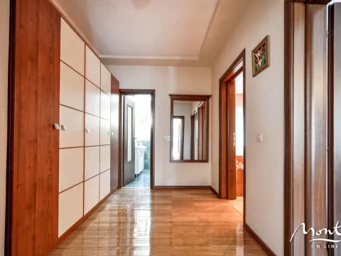 Prodaja, kuća, 220m², Tivat, Crna Gora - image 12