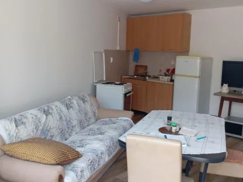 Izdavanje, dvosoban stan, 35m², Herceg Novi, Crna Gora