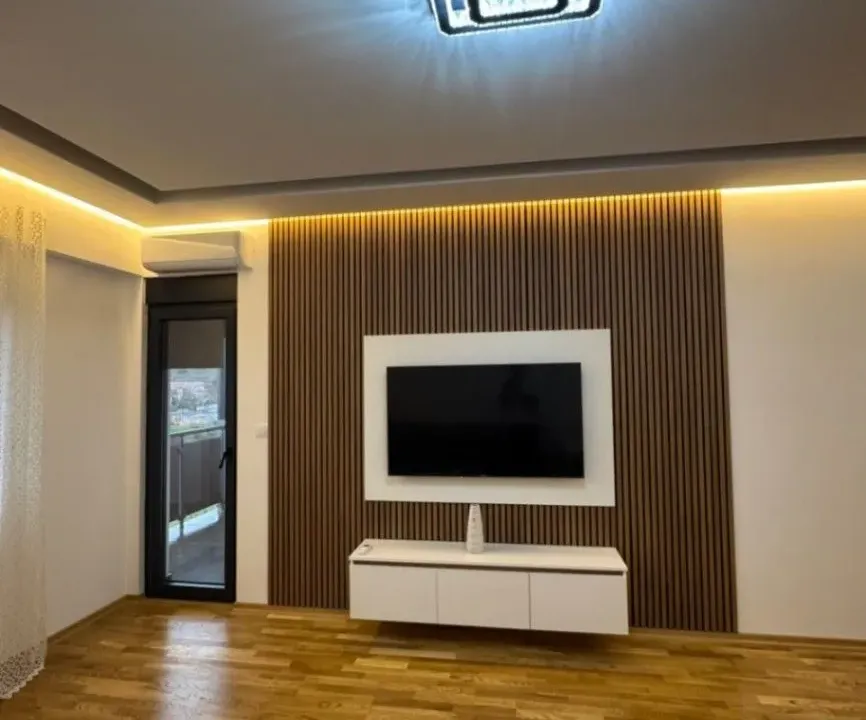 Izdavanje, jednosoban stan, 53m², Centar, Podgorica