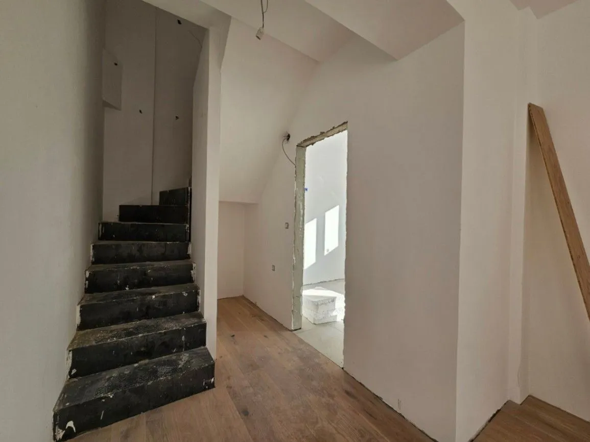 Prodaja, trosoban stan, 128m², Momišići, Podgorica