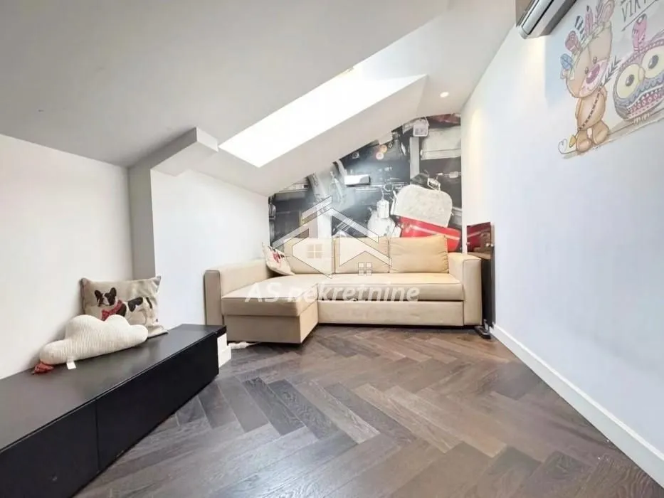 Prodaja, četvorosoban stan, 117m², Vračar Sve Podlokacije, Beograd