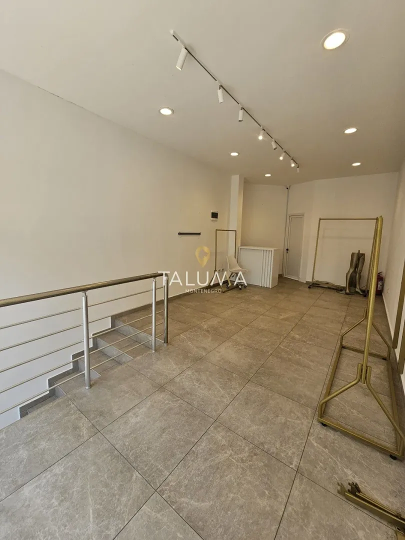 Rent, office space, 40m², Stari Aerodrom, Podgorica