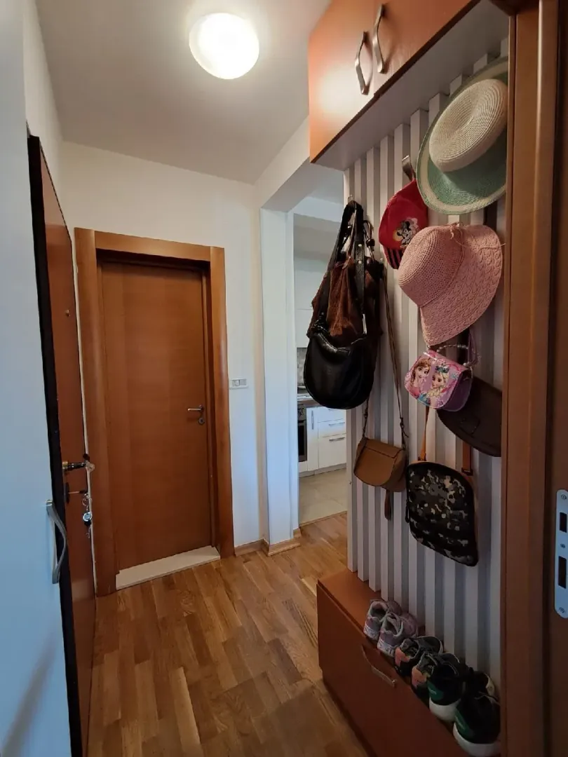 Prodaja, dvosoban stan, 64m², Obala Morače, Podgorica