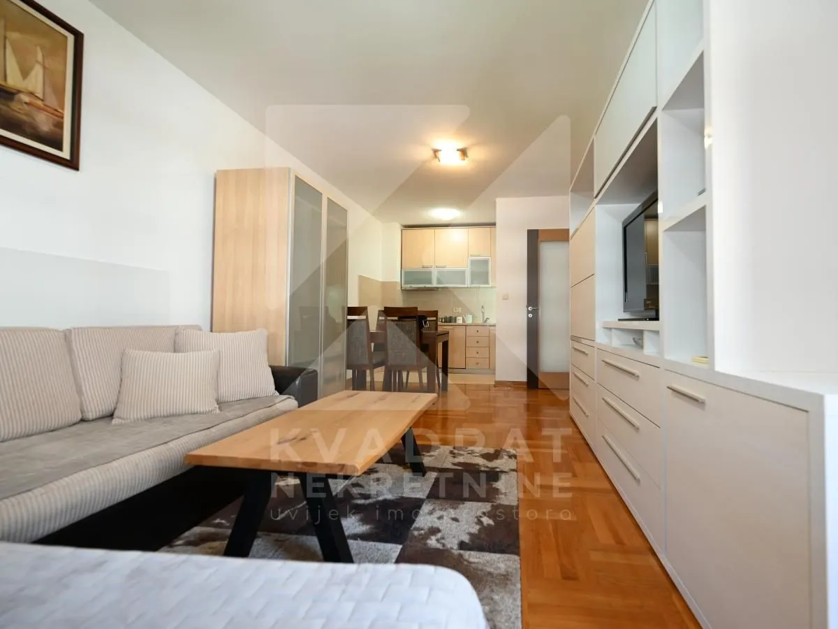 Prodaja, jednosoban stan, 44m², Stari Aerodrom, Podgorica
