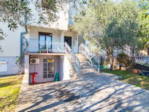 Izdavanje, kuća, 160m², Masline, Podgorica - image 11