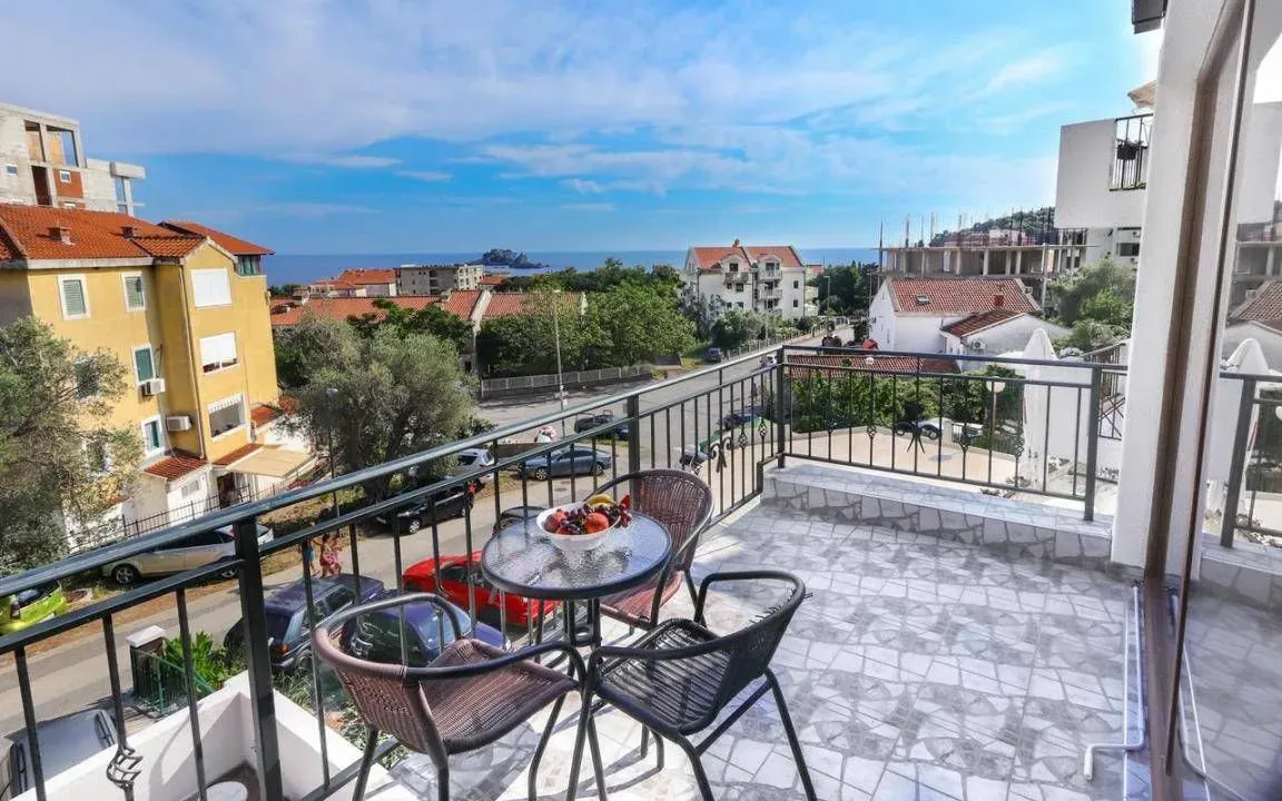 Sale, hospitality venue, 450m², Petrovac, Budva