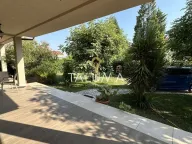 Izdavanje, kuća, 200m², Tološi, Podgorica - image 4