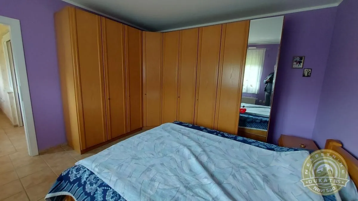 Prodaja, kuća, 340m², Veternik, Novi Sad Sve Podlokacije