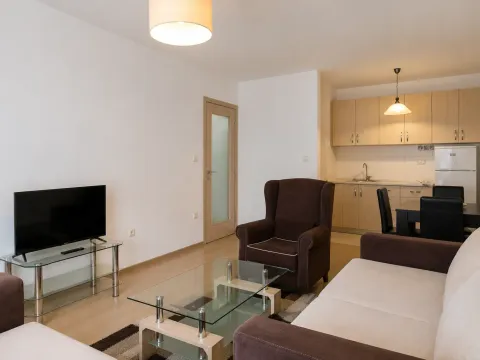 Izdavanje, jednosoban stan, 48m², City Kvart, Podgorica - image 2