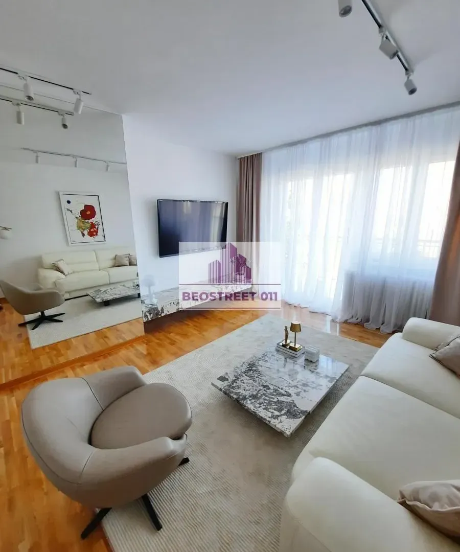 Prodaja, trosoban stan, 83m², Južni Bulevar, Vračar Sve Podlokacije