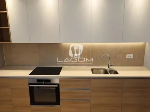 Izdavanje, trosoban stan, 79m², Savski Venac, Beograd - image 9