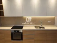 Izdavanje, trosoban stan, 79m², Savski Venac, Beograd - image 9