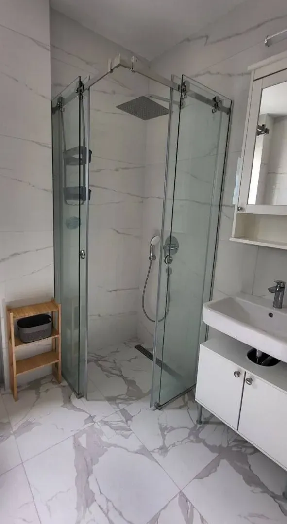 Izdavanje, dvosoban stan, 65m², Budva okolina, Budva