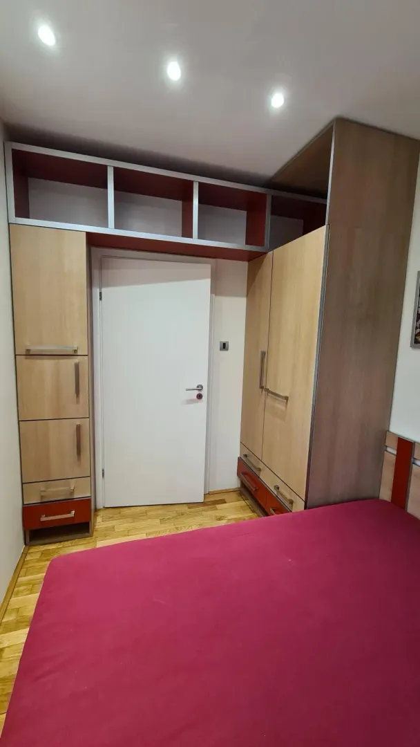 Izdavanje, jednosoban stan, 40m², Stari Grad, Beograd