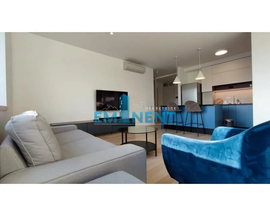 Izdavanje, četvorosoban stan, 102m², Novi Beograd Blok 67, Novi Beograd Sve Podlokacije