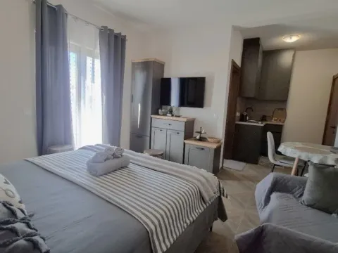 Izdavanje, garsonjera, 25m², Ilino, Bar - image 7