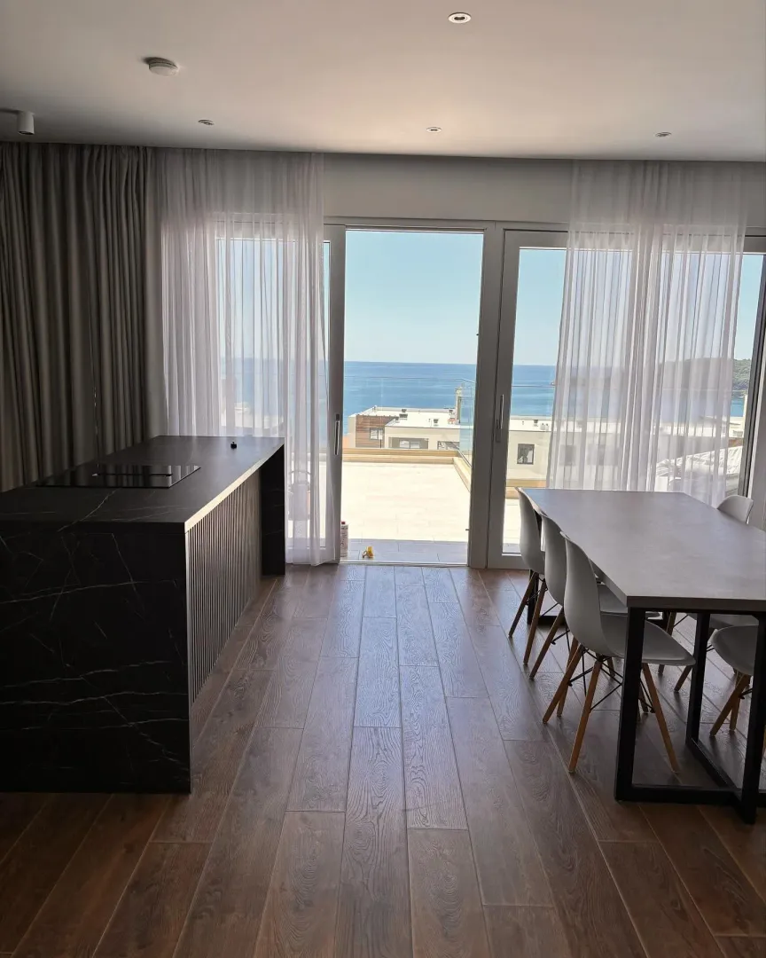 Sale, two bedroom apartment, 140m², Bečići, Budva