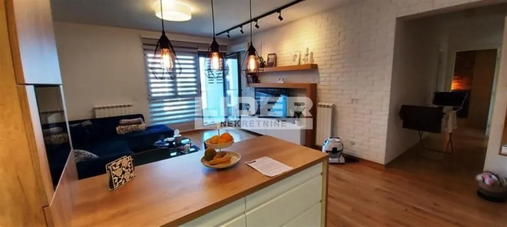 Izdavanje, dvosoban stan, 75m², Voždovac Sve Podlokacije, Beograd