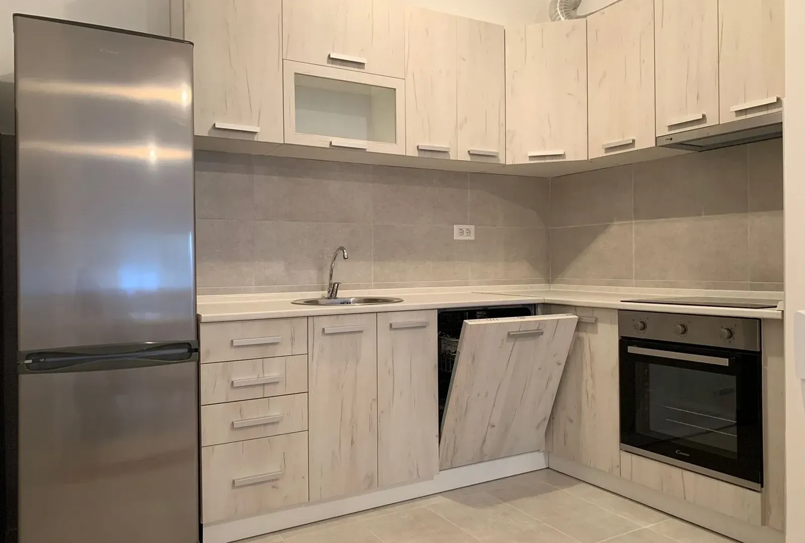 Izdavanje, jednosoban stan, 48m², Stari Aerodrom, Podgorica