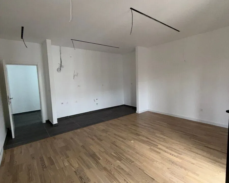 Prodaja, trosoban stan, 90m², Zagorič, Podgorica