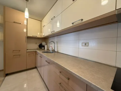 Prodaja, dvosoban stan, 72m², City Kvart, Podgorica - image 6