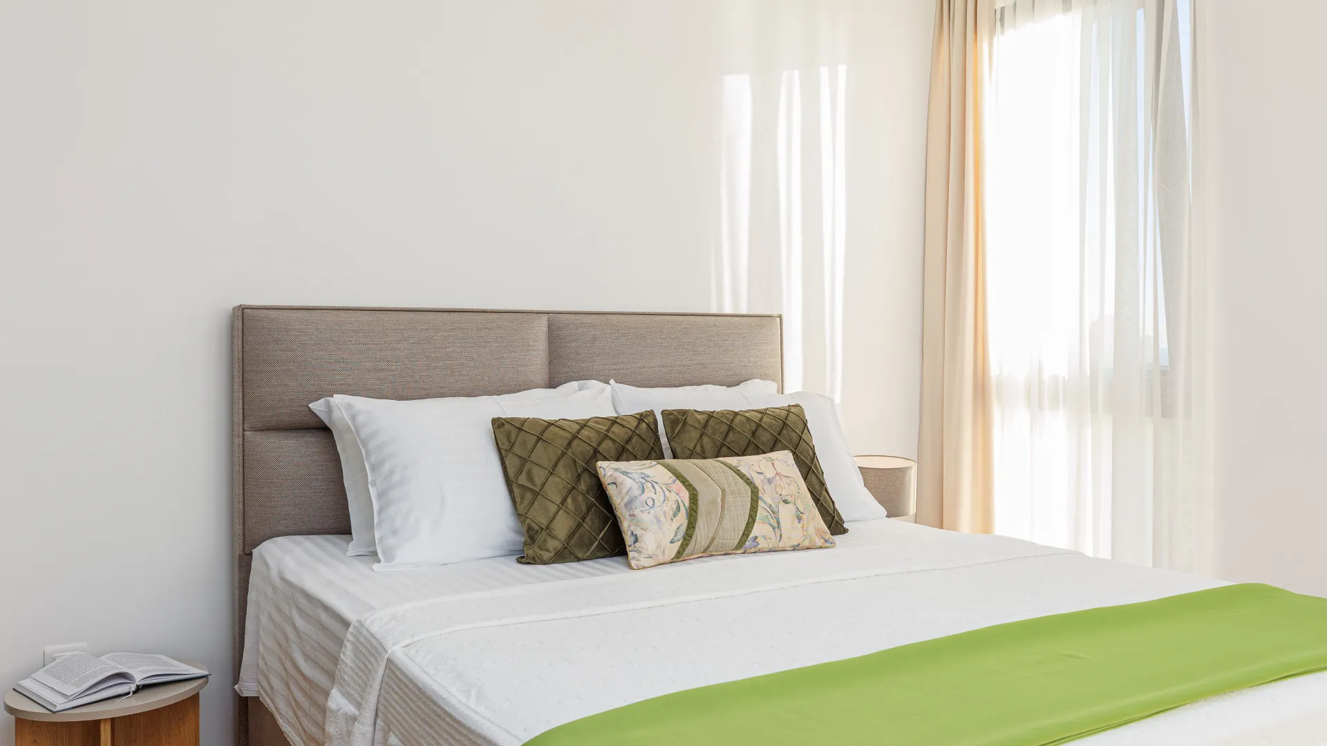 Sale, two bedroom apartment, 162m², Sveti Stefan, Budva