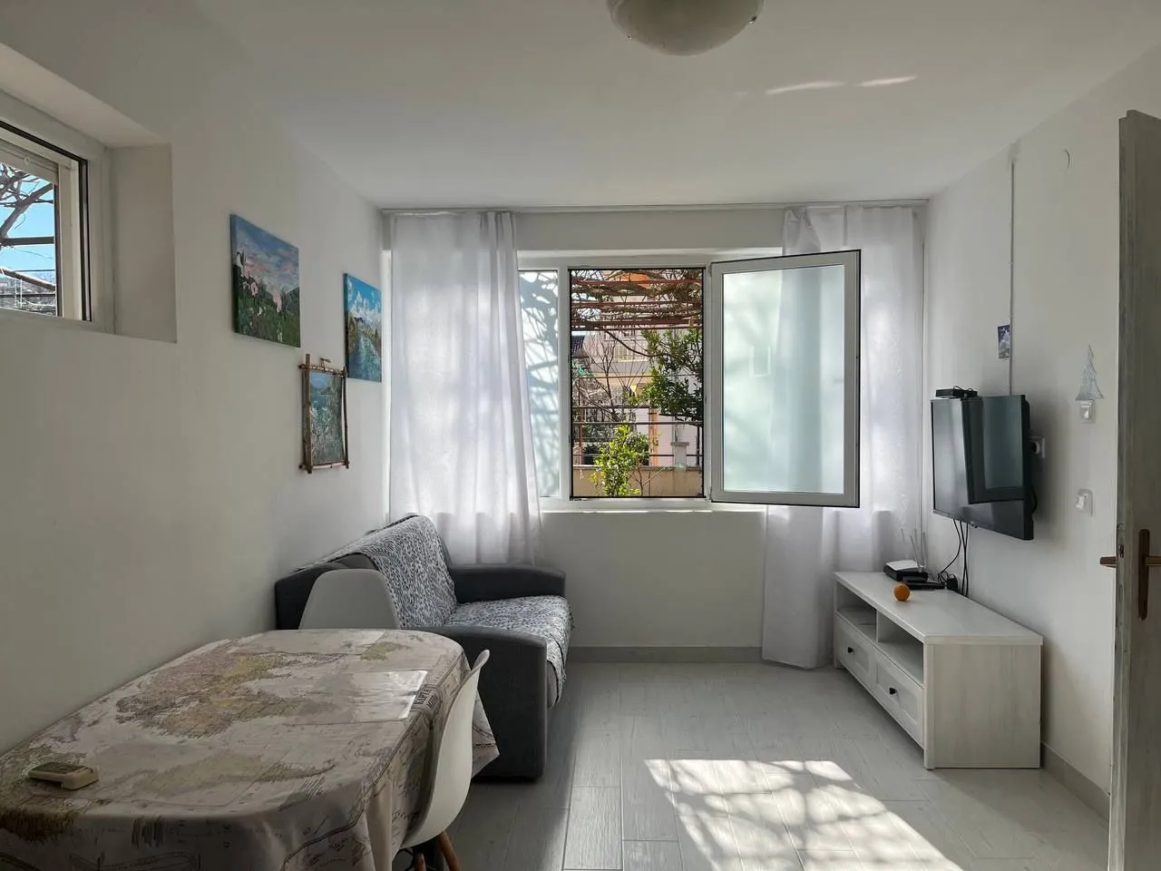 Izdavanje, trosoban stan, 101m², Zelenika, Herceg Novi
