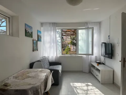 Izdavanje, trosoban stan, 101m², Zelenika, Herceg Novi - image 7