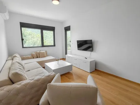 Izdavanje, jednosoban stan, 37m², Bečići, Budva - image 3