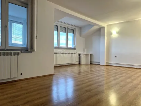 Sale, three bedroom apartment, 134m², Centar, Loznica