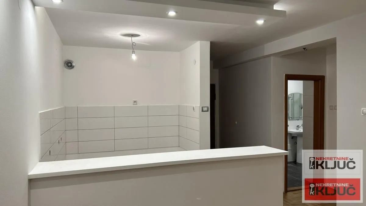 Prodaja, dvosoban stan, 54m², Nova Detelinara, Novi Sad Sve Podlokacije