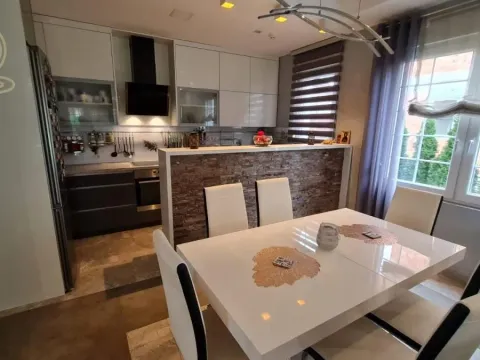 Sale, house, 206m², Palilula Sve Podlokacije, Beograd - image 10