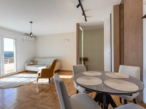 Rent, two bedroom apartment, 64m², Bečići, Budva - image 5