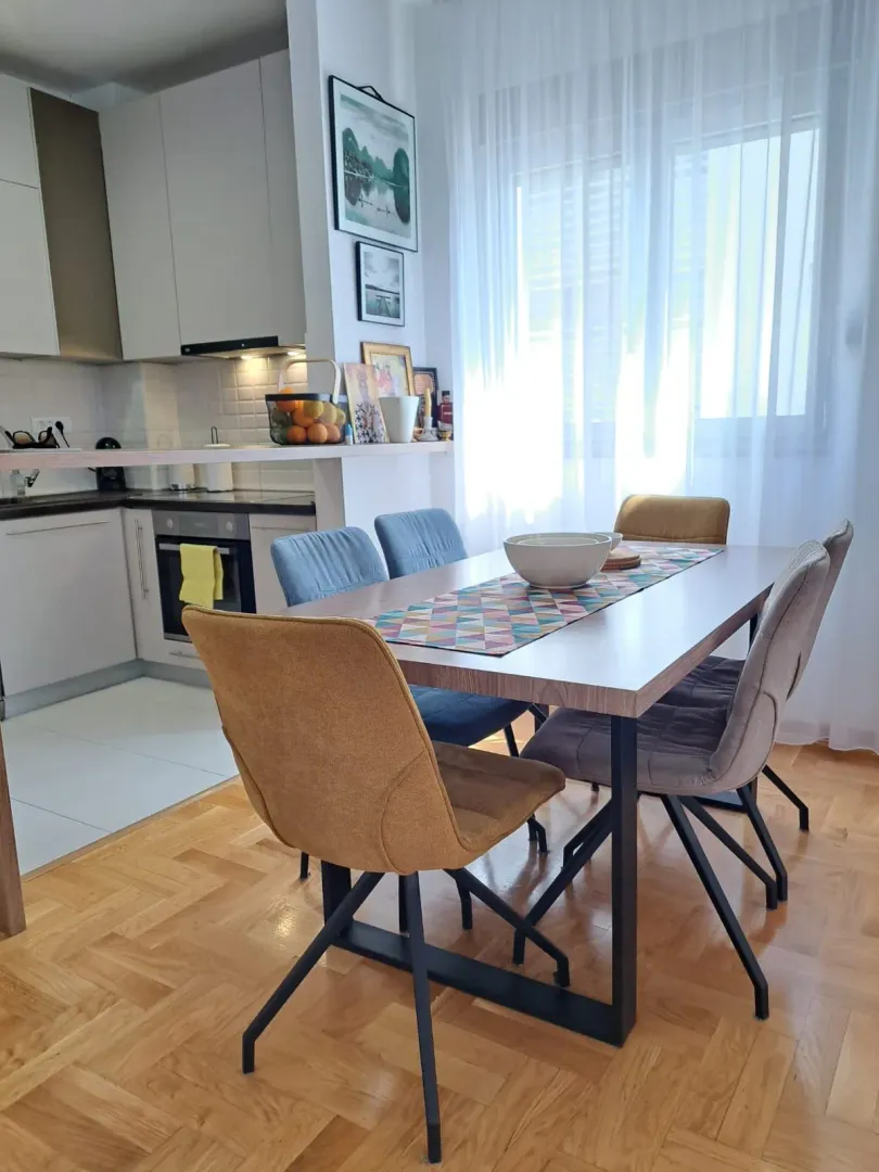 Prodaja, trosoban stan, 90m², Centar, Budva
