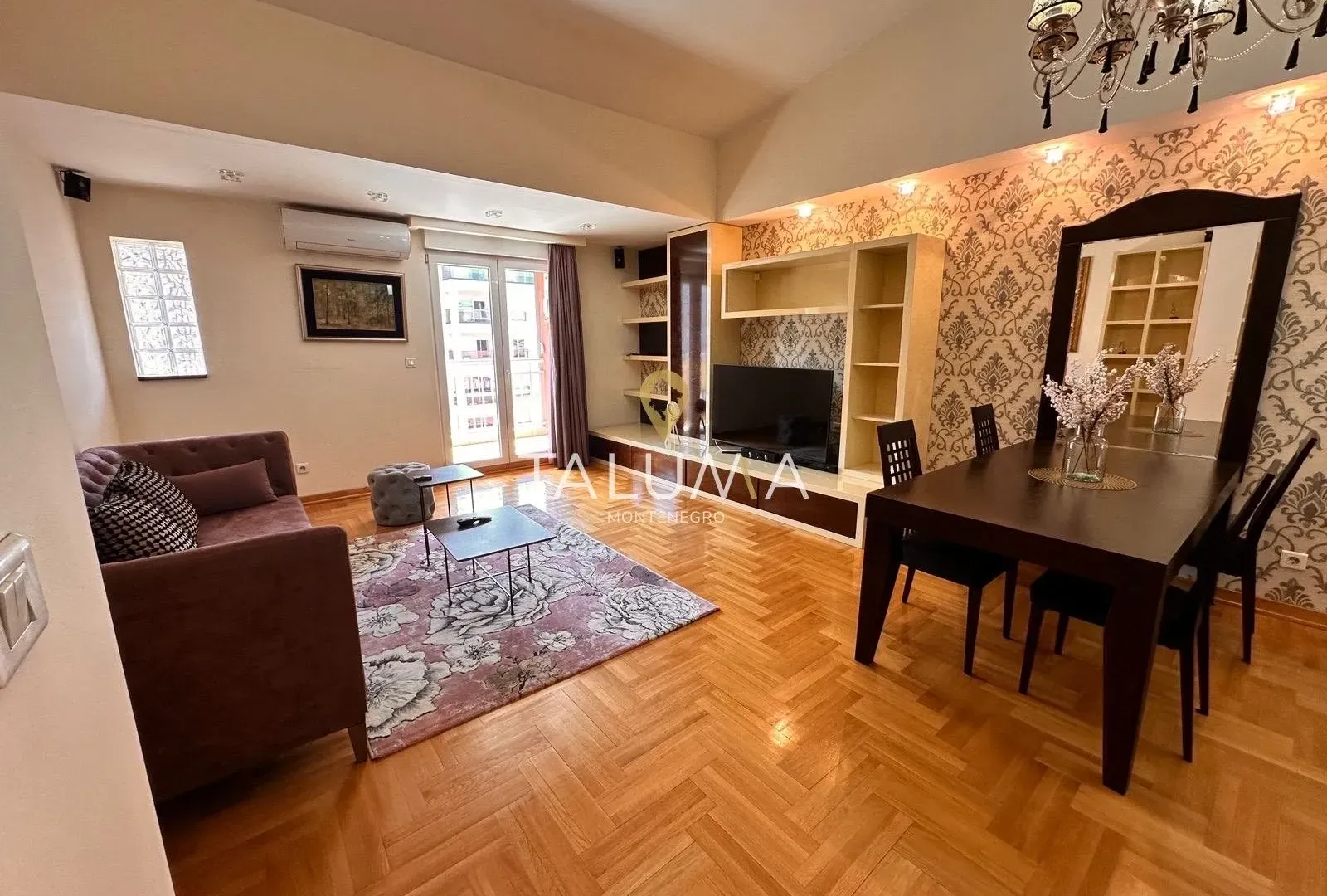 Izdavanje, dvosoban stan, 92m², City Kvart, Podgorica