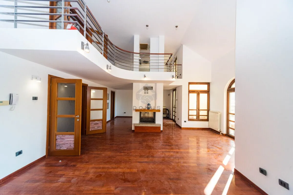 Rent, house, 270m², Gorica C, Podgorica