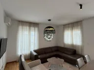 Izdavanje, dvosoban stan, 650m2, Stari Aerodrom, Podgorica